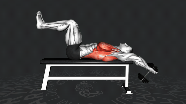 Пуловер с гантелью с поднятыми ногами